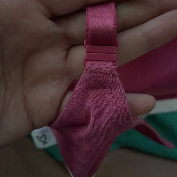 New Victoria’s Secret bra size 36DD. Only tried on. Comfortable, no underwire. - Picture 4 of 5